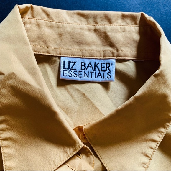 v i n t a g e :: Pleated Boxy Mustard Buttoned Blouse - Picture 4 of 7